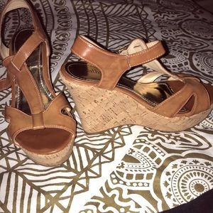Woman’s wedges by Cathy jean wore 1time 45min